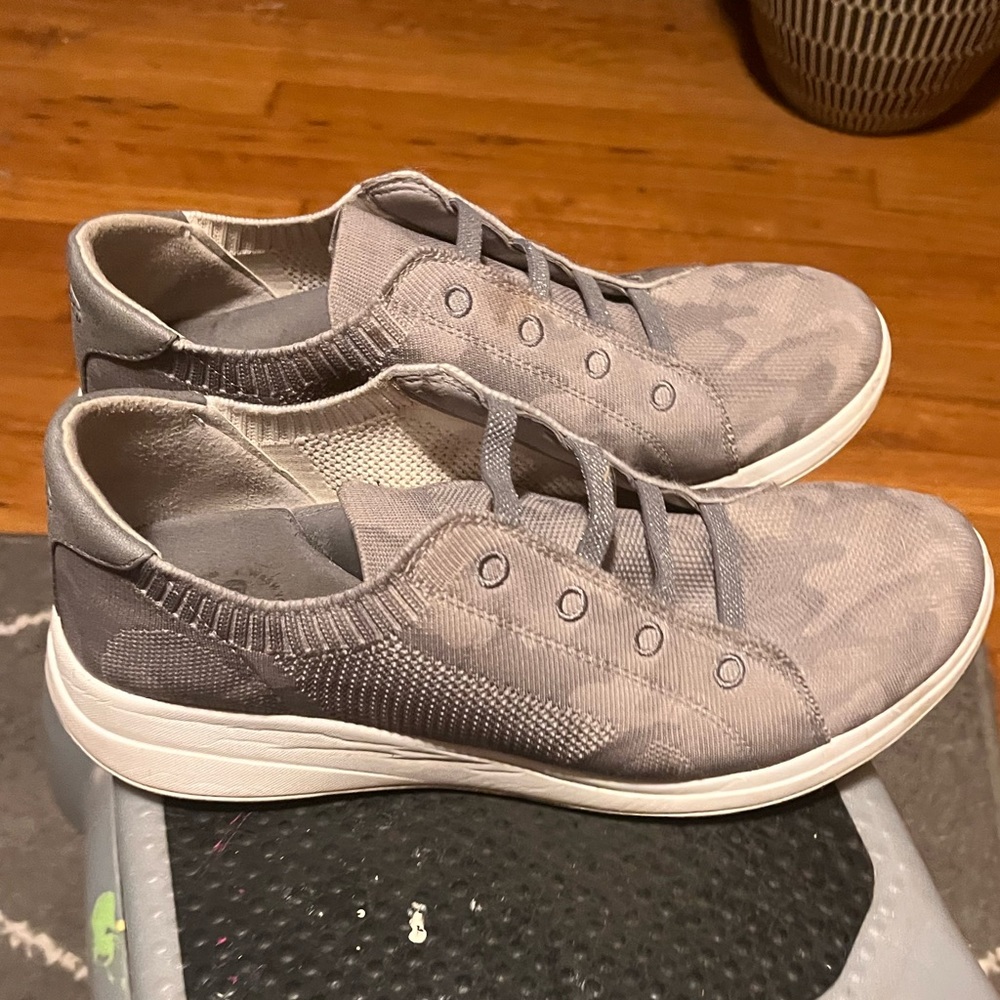 Gray camo bzee sneakers. Super comfy